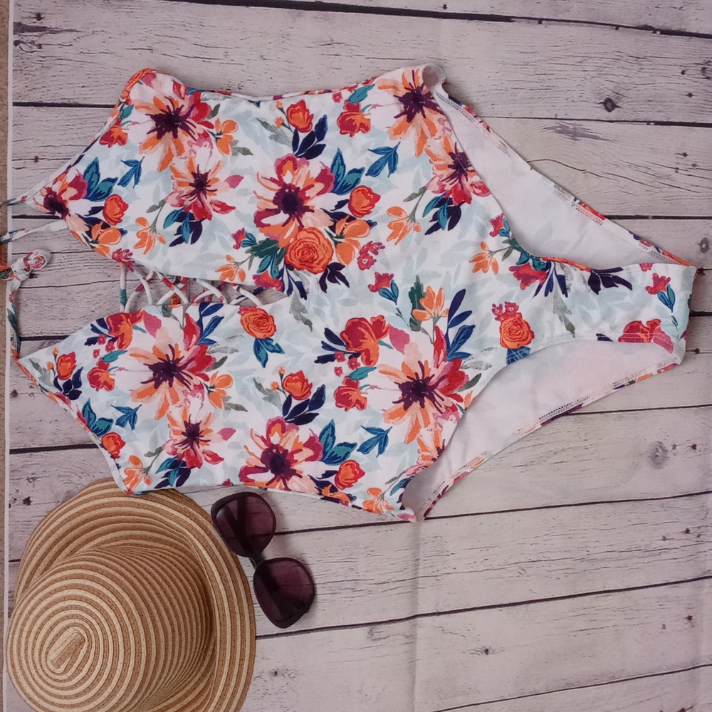 NWT Vibesicily Floral One Piece Bathing Suit, Size 2XL